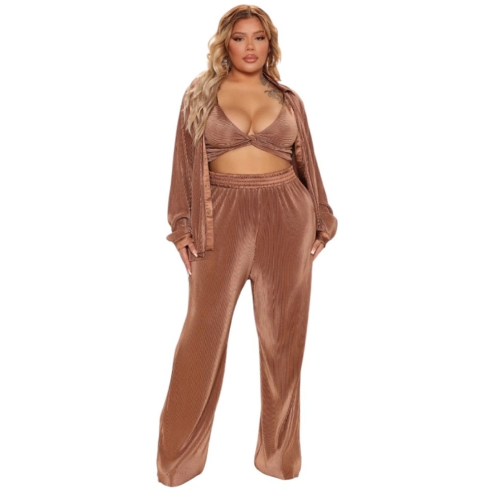 NWT; Fashion Nova Women's Shantelle  3 piece Plisse Pants set in Camel, Sz XL